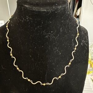 14k two tone gold Beautiful Patterned 16” necklace 6.45 g